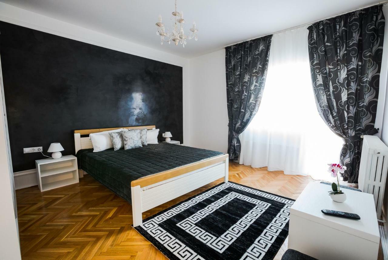 White Spacious Apartment Сибиу Екстериор снимка